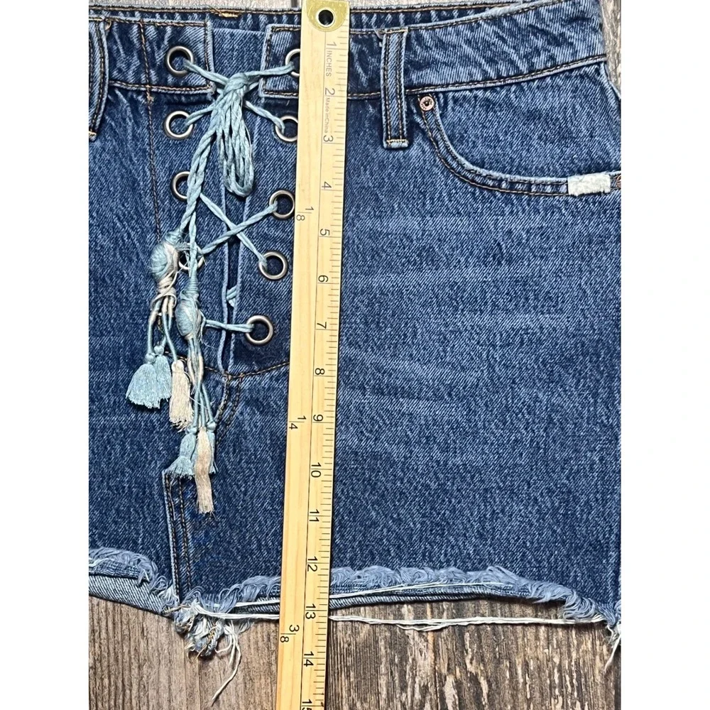 Free People Lace Up Denim‎ Micro Mini Skirt Blue Distressed Raw Hem Size 28 Boho